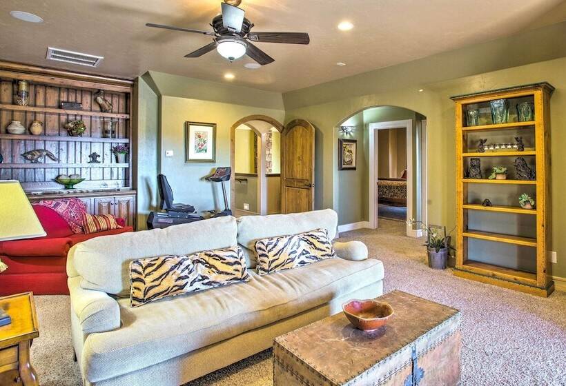 Spacious Grand Junction Home W/ Mountain View