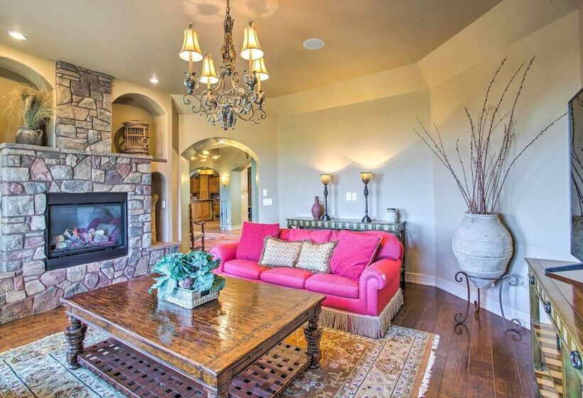 Spacious Grand Junction Home W/ Mountain View