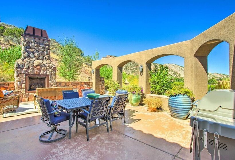 Spacious Grand Junction Home W/ Mountain View