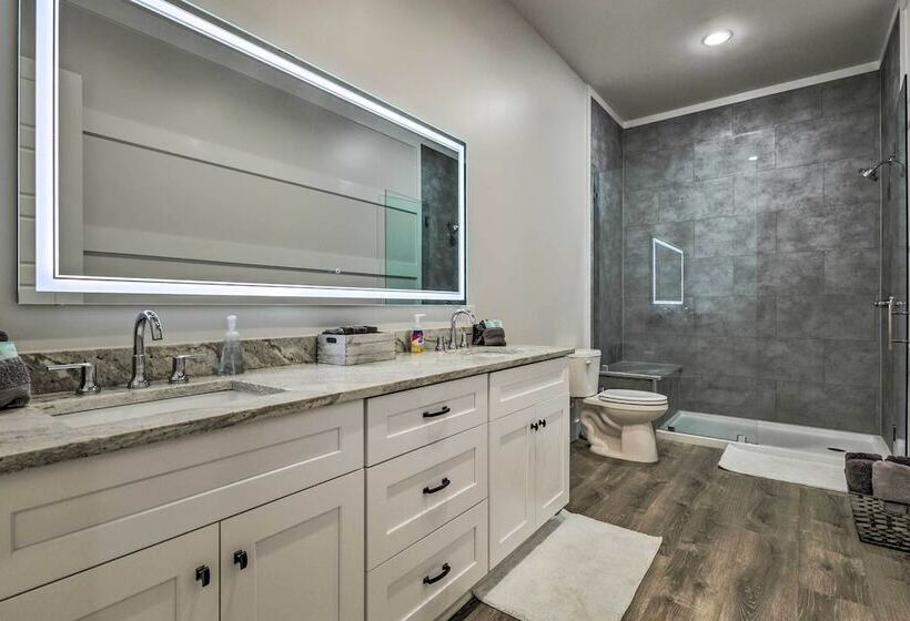 Spacious Gulfport Home   Walk To Beach!