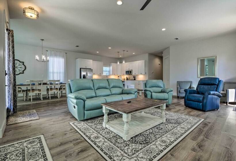 Spacious Gulfport Home   Walk To Beach!