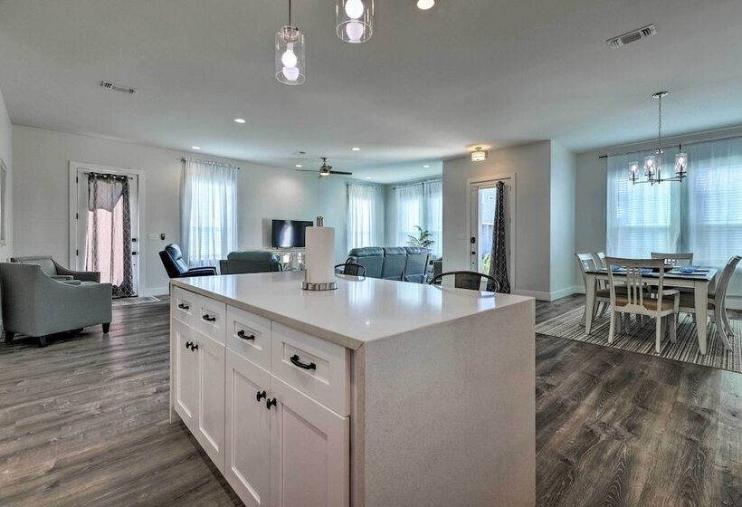 Spacious Gulfport Home   Walk To Beach!