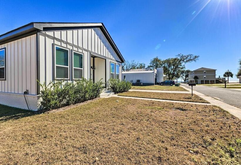 Spacious Gulfport Home   Walk To Beach!