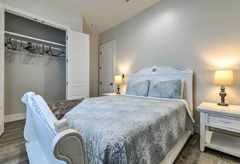 Spacious Gulfport Home   Walk To Beach!