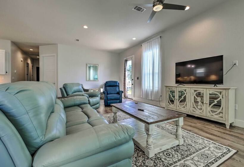 Spacious Gulfport Home   Walk To Beach!