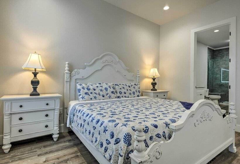 Spacious Gulfport Home   Walk To Beach!