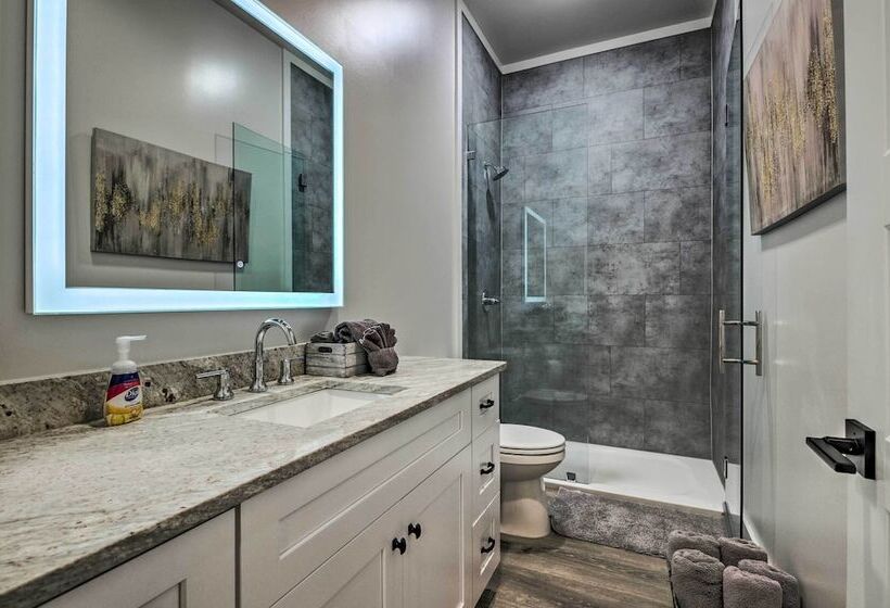 Spacious Gulfport Home   Walk To Beach!