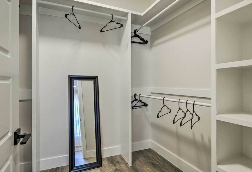 Spacious Gulfport Home   Walk To Beach!