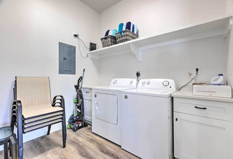 Spacious Gulfport Home   Walk To Beach!