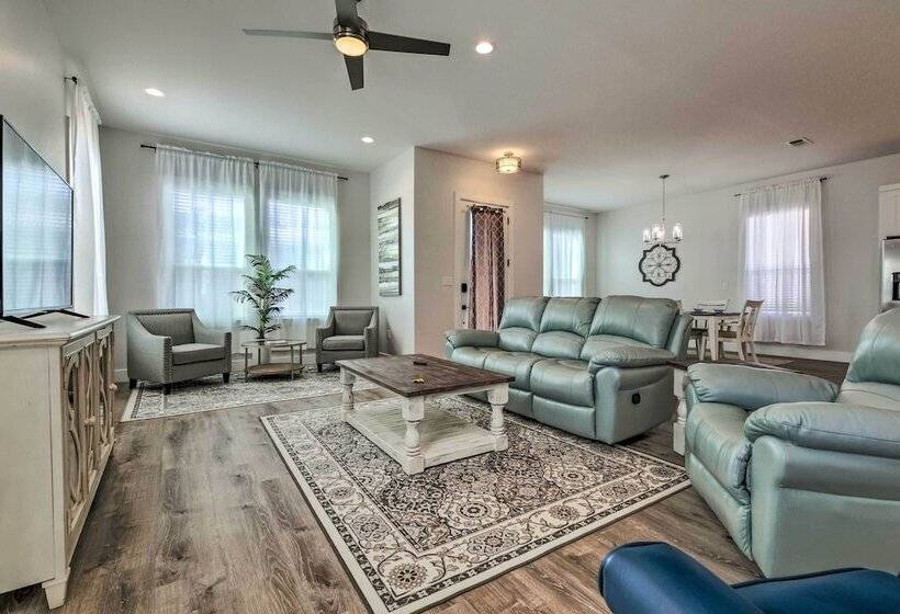 Spacious Gulfport Home   Walk To Beach!