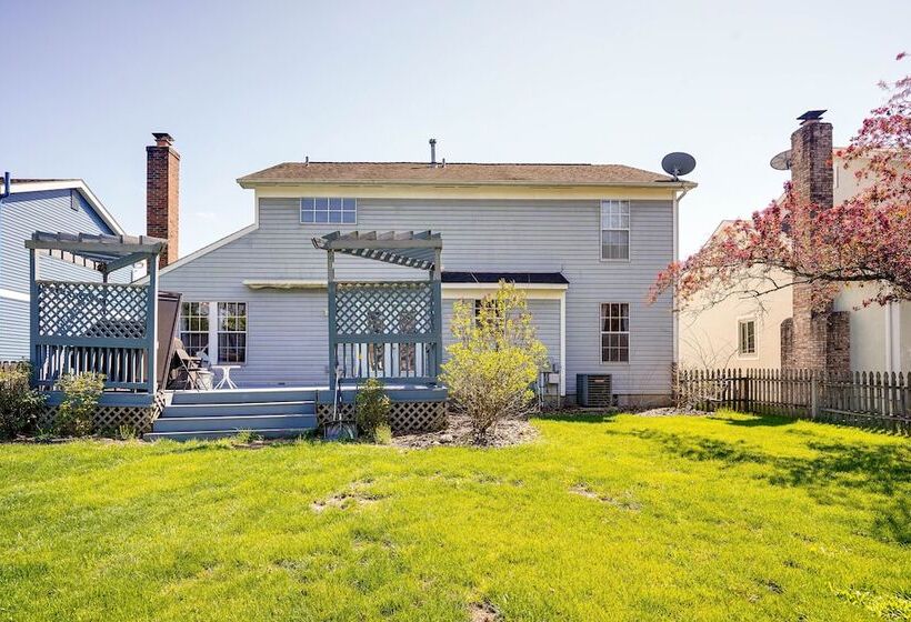 Spacious Home W/ Deck   9 Mi To Downtown Columbus