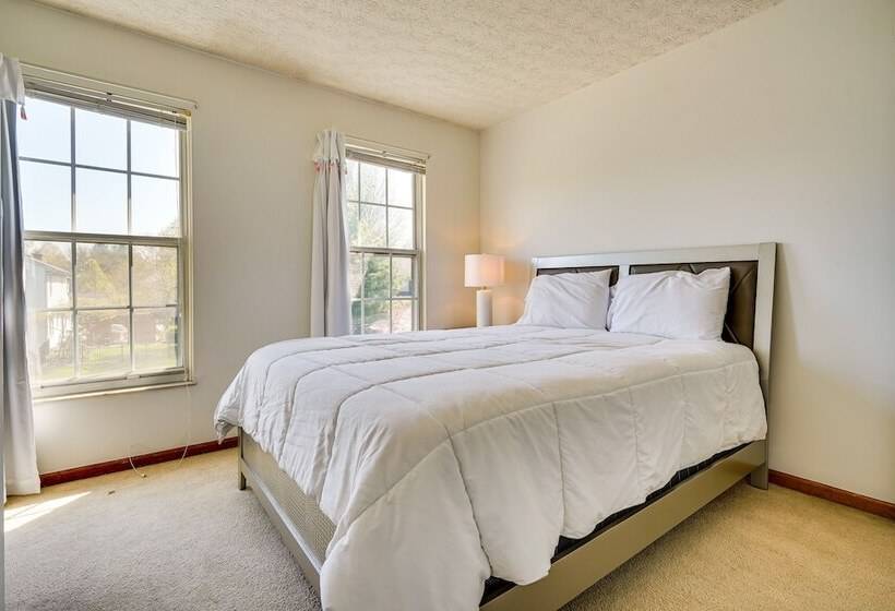 Spacious Home W/ Deck   9 Mi To Downtown Columbus