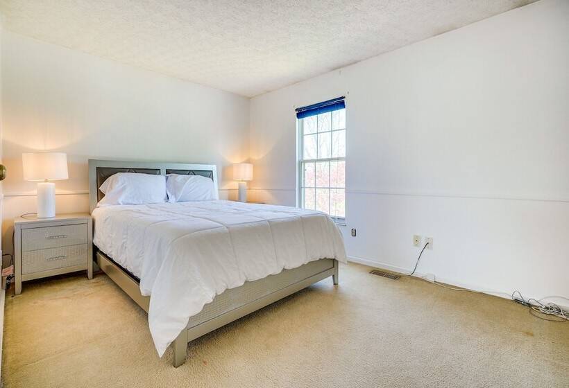 Spacious Home W/ Deck   9 Mi To Downtown Columbus