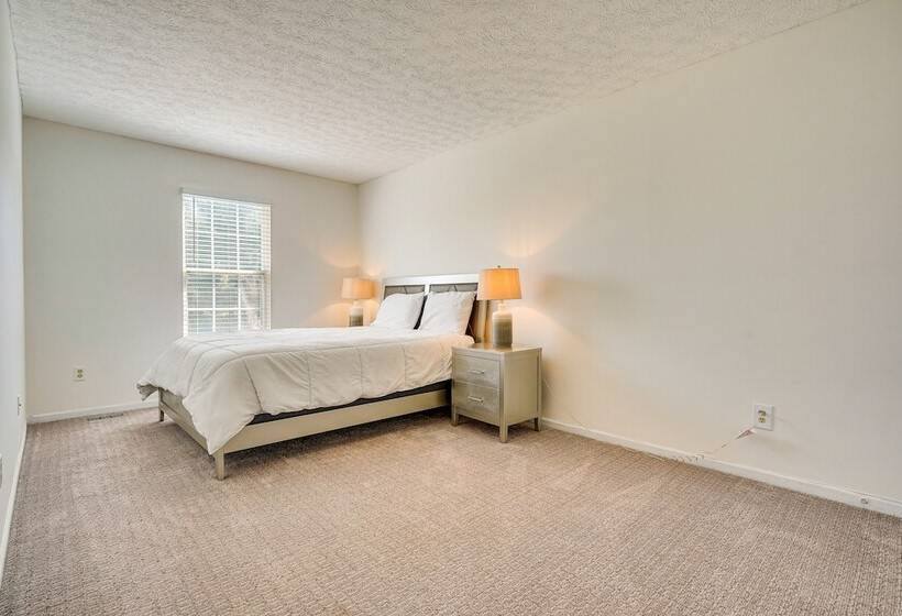 Spacious Home W/ Deck   9 Mi To Downtown Columbus