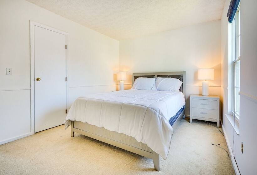 Spacious Home W/ Deck   9 Mi To Downtown Columbus