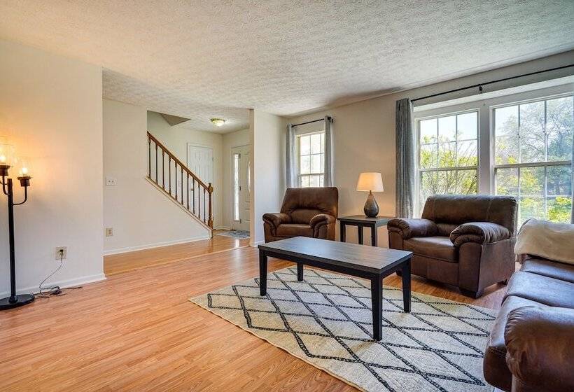 Spacious Home W/ Deck   9 Mi To Downtown Columbus