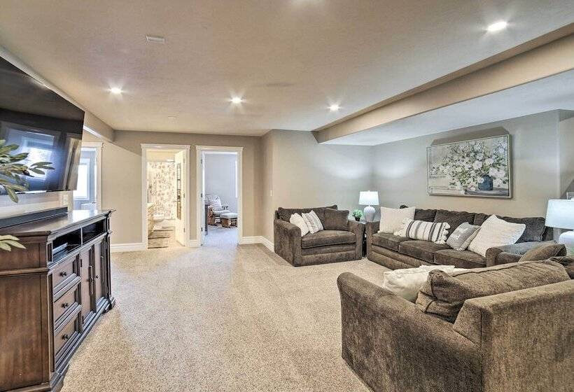 Spacious Idaho Home: Ski, Hike, & Fish!