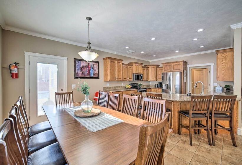 Spacious Idaho Home: Ski, Hike, & Fish!