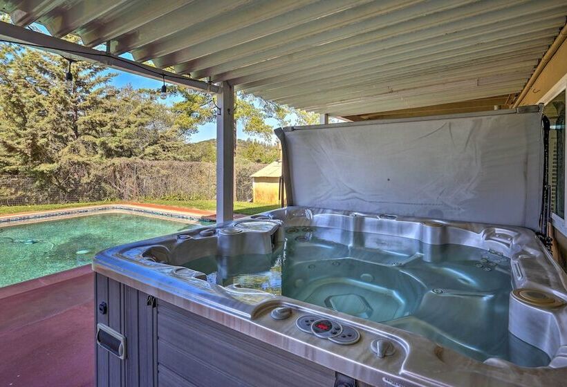 Jackson Escape W/ Hot Tub & Mtn Views!