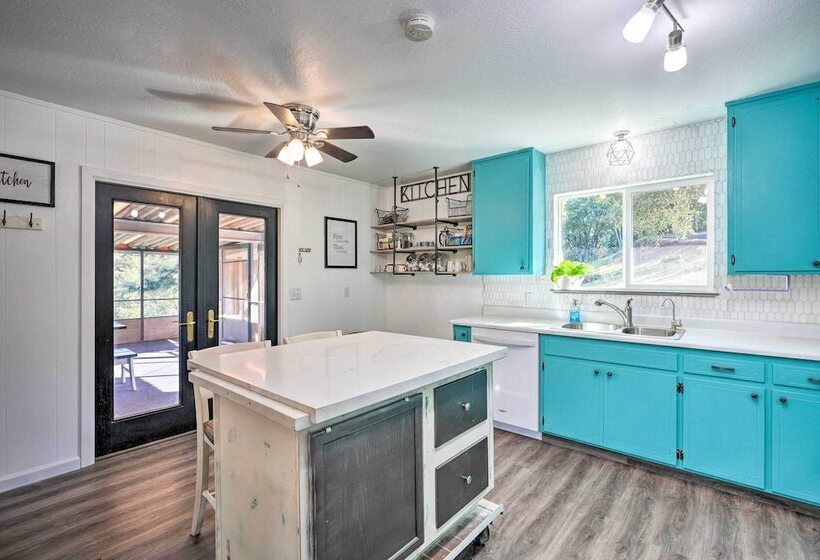 Jackson Escape W/ Hot Tub & Mtn Views!