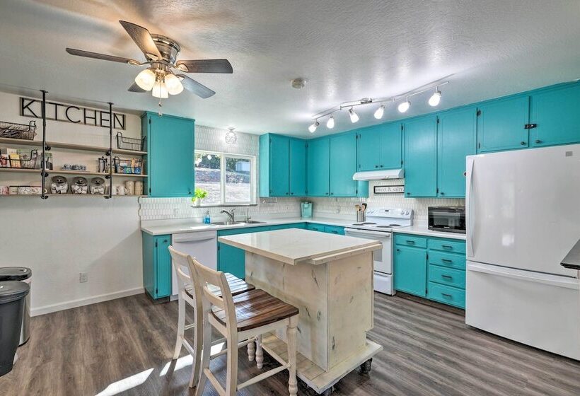 Jackson Escape W/ Hot Tub & Mtn Views!