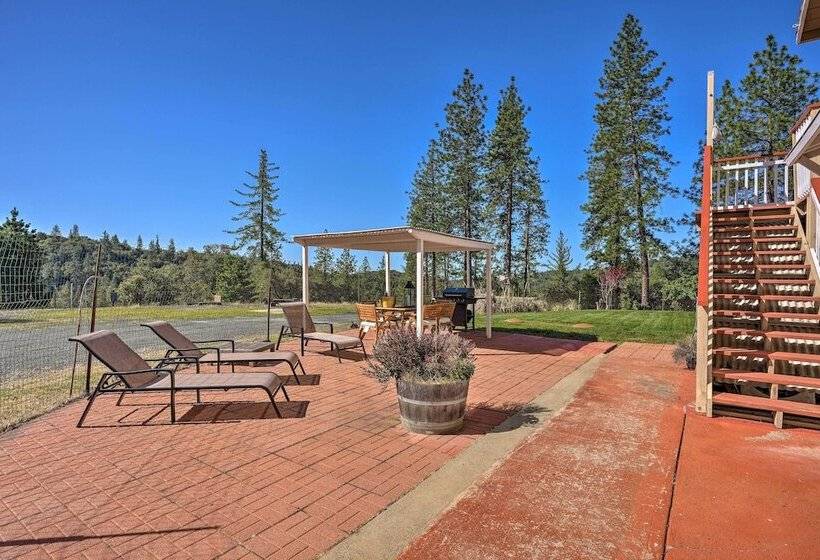 Jackson Escape W/ Hot Tub & Mtn Views!