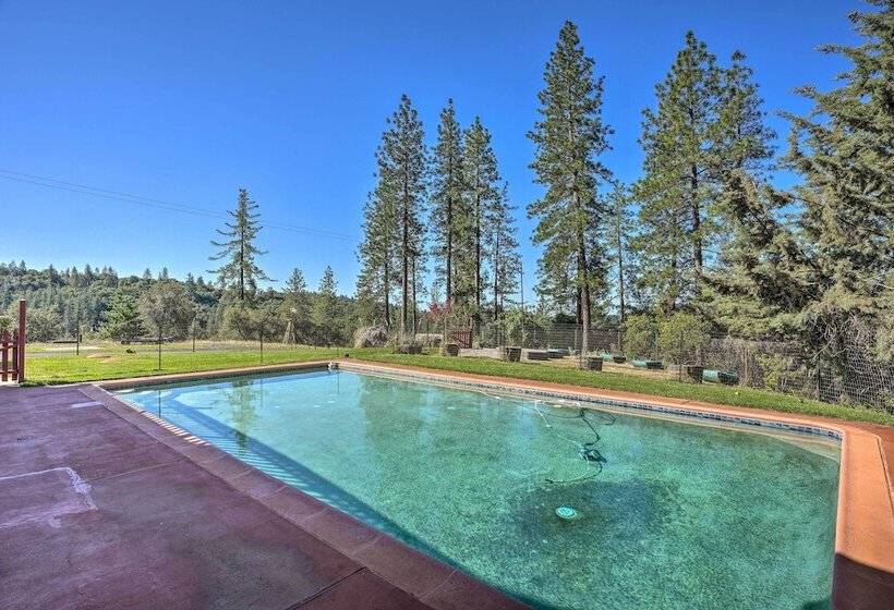 Jackson Escape W/ Hot Tub & Mtn Views!