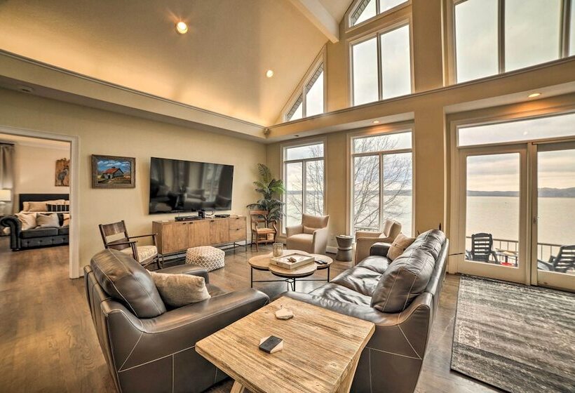Spacious Lakefront Kentucky Home Rental!