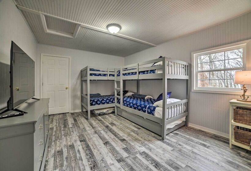 Spacious Lakefront Kentucky Home Rental!