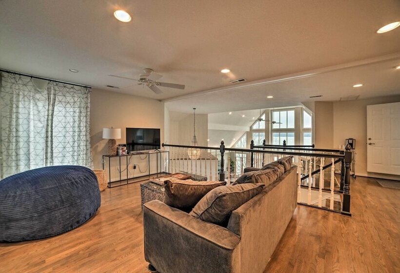 Spacious Lakefront Kentucky Home Rental!