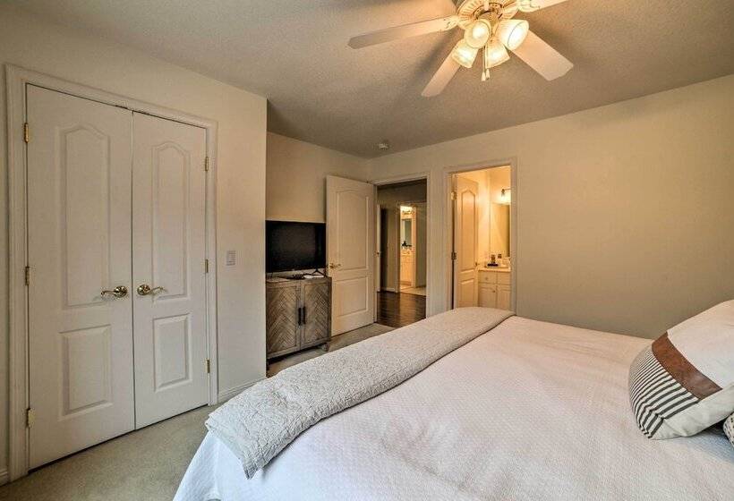 Spacious Lakefront Kentucky Home Rental!