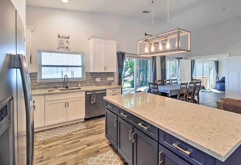 Spacious Lakeport House On Clear Lake W/ Dock