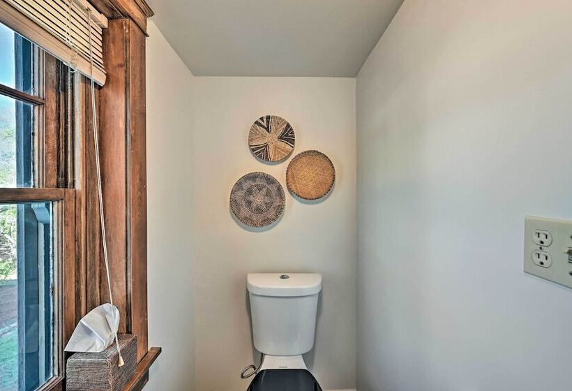 Spacious  Old Saguache Manor    Built In 1914