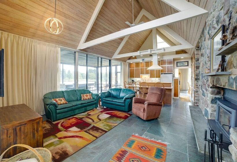 Spacious Plymouth Hideaway On Acreage W/ Lake!