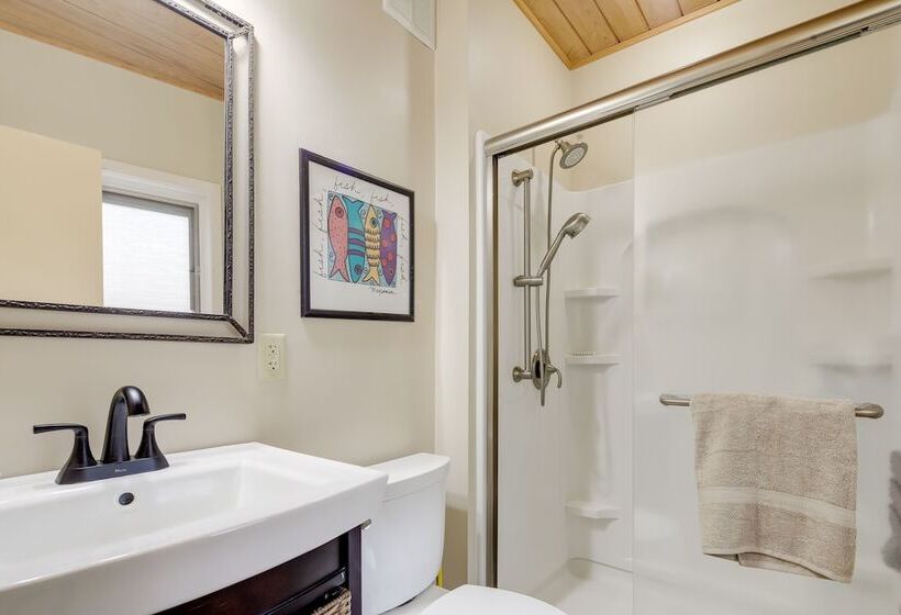 Spacious Plymouth Hideaway On Acreage W/ Lake!