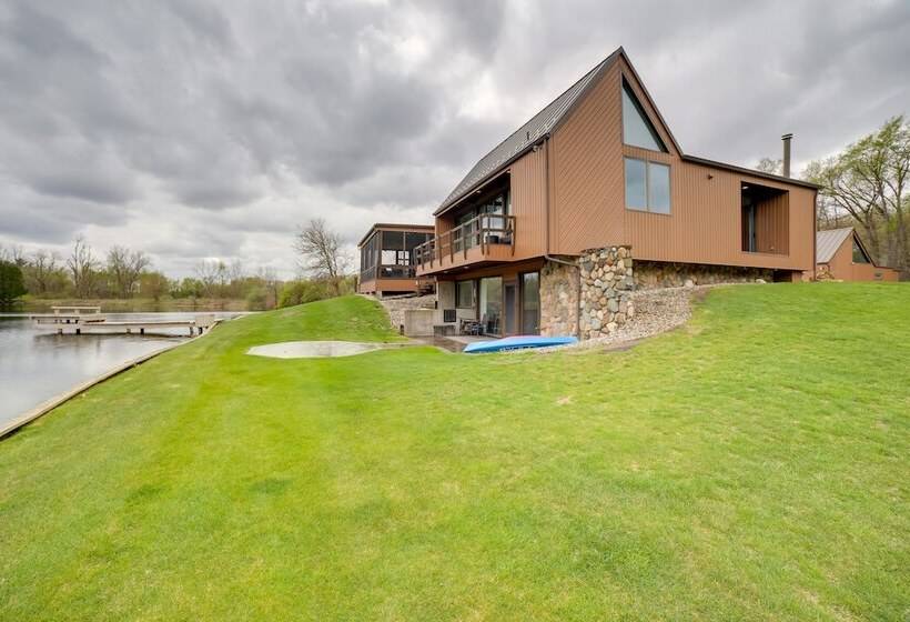 Spacious Plymouth Hideaway On Acreage W/ Lake!