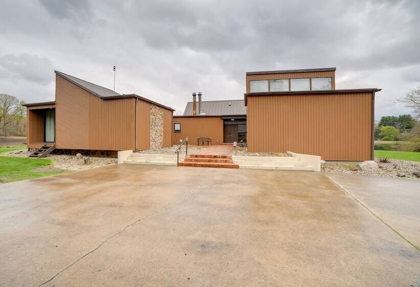 Spacious Plymouth Hideaway On Acreage W/ Lake!