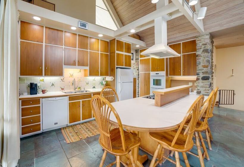 Spacious Plymouth Hideaway On Acreage W/ Lake!