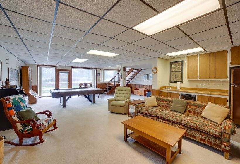 Spacious Plymouth Hideaway On Acreage W/ Lake!