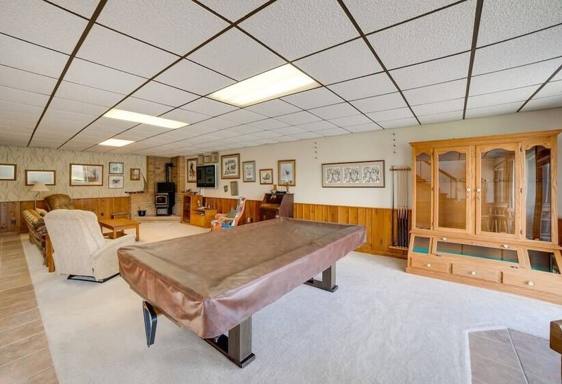 Spacious Plymouth Hideaway On Acreage W/ Lake!