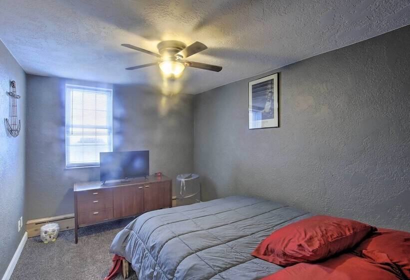 Spacious Sheboygan Home W/ Grill & Fire Pit!