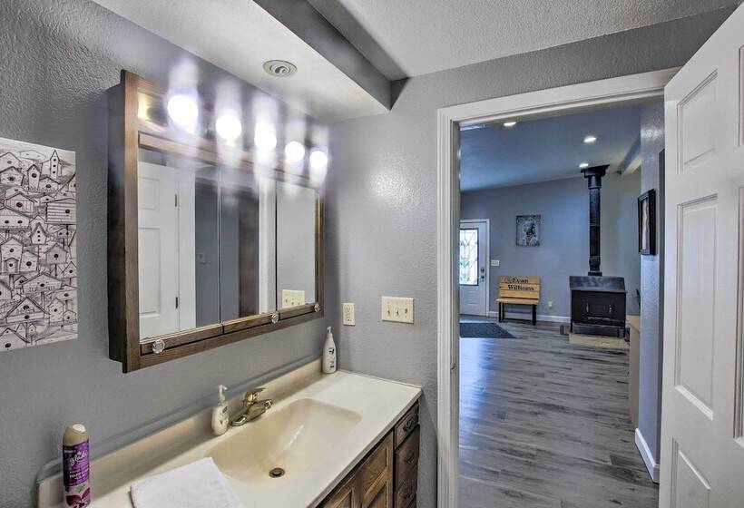 Spacious Sheboygan Home W/ Grill & Fire Pit!