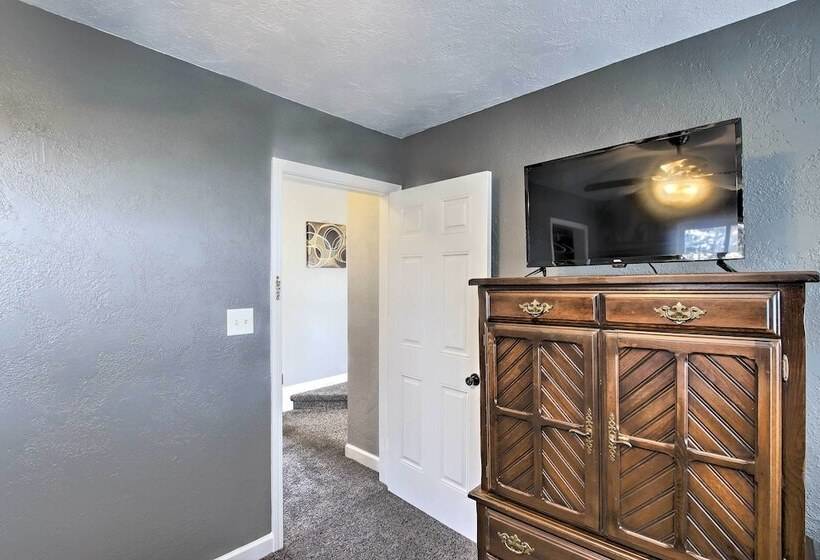 Spacious Sheboygan Home W/ Grill & Fire Pit!