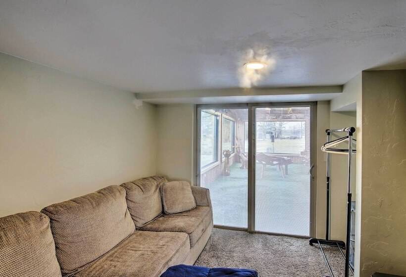 Spacious Sheboygan Home W/ Grill & Fire Pit!