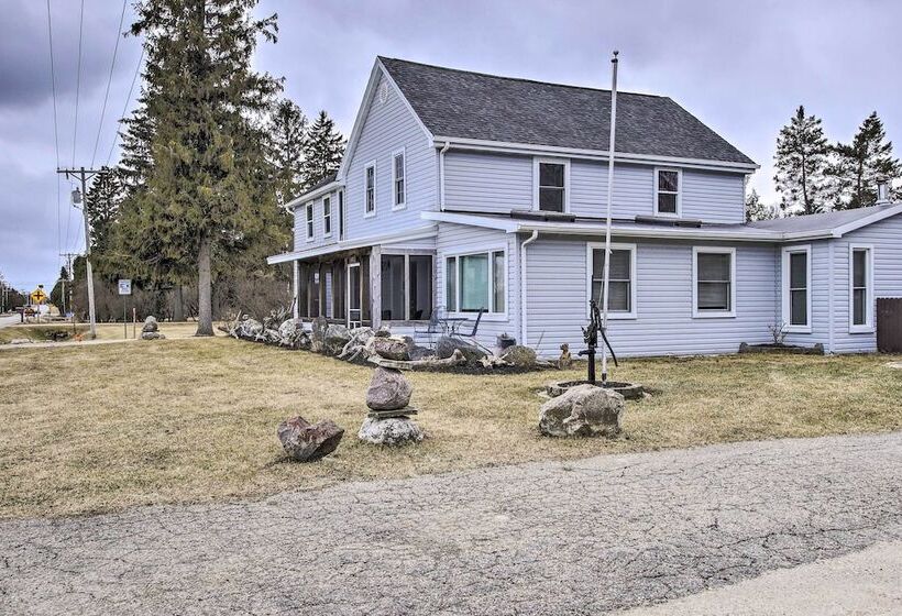 Spacious Sheboygan Home W/ Grill & Fire Pit!