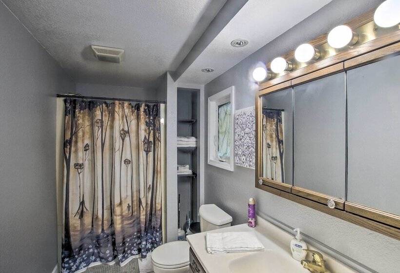 Spacious Sheboygan Home W/ Grill & Fire Pit!