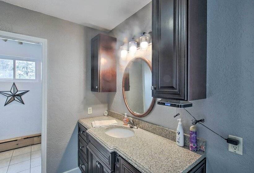 Spacious Sheboygan Home W/ Grill & Fire Pit!