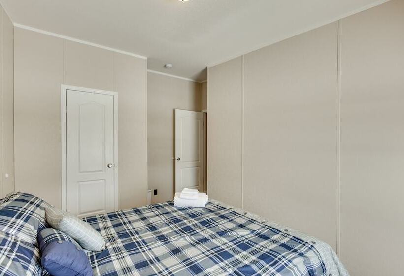 Spacious Tierra Amarilla Ranch House W/ Deck!