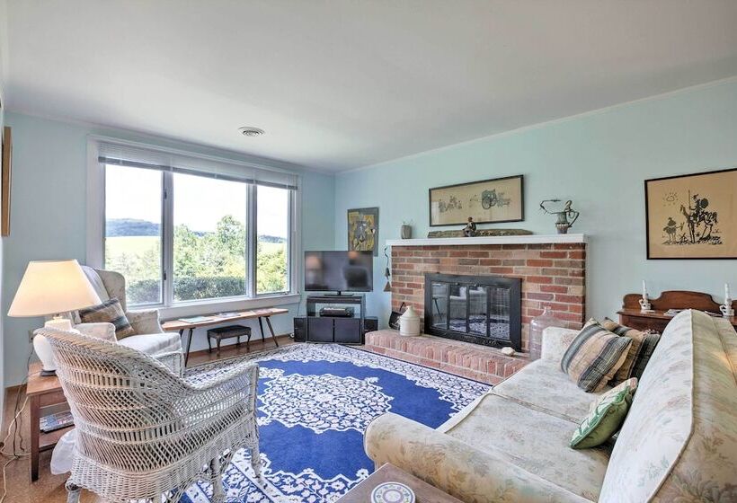 Stair Free Lexington Home W/ Blue Ridge Mtn Views!