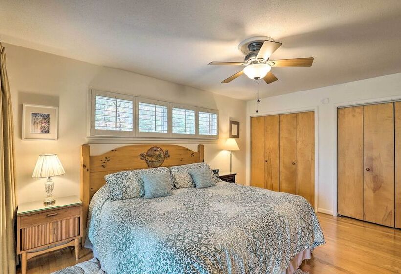 Stunning Fletcher Home: Hot Tub + Fire Pit!